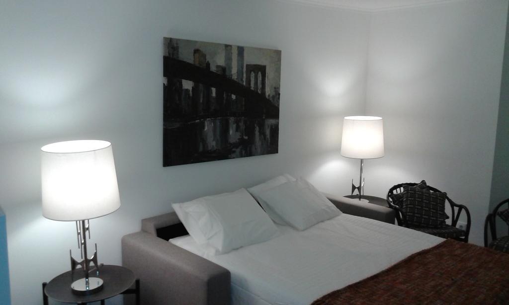 Beautiful Studio In Historic Alfama Lisbon Room photo
