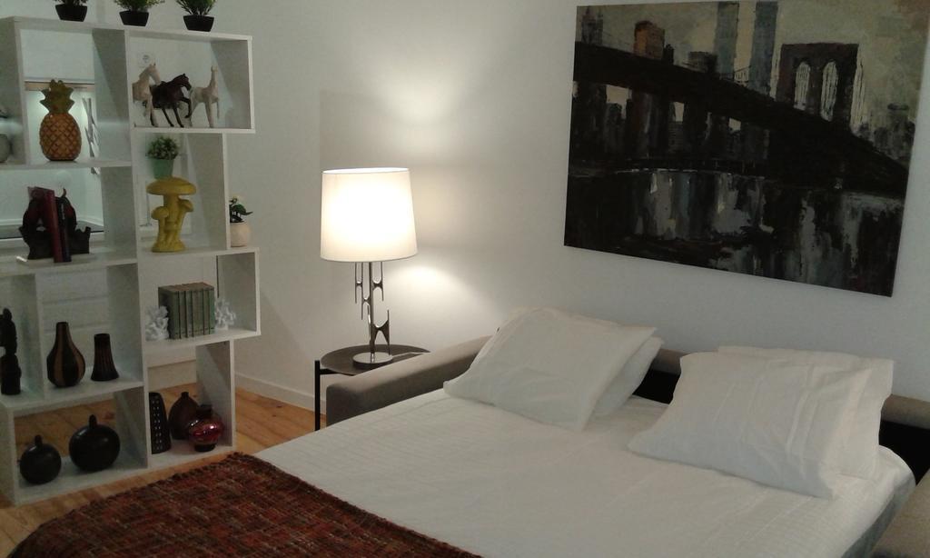 Beautiful Studio In Historic Alfama Lisbon Room photo