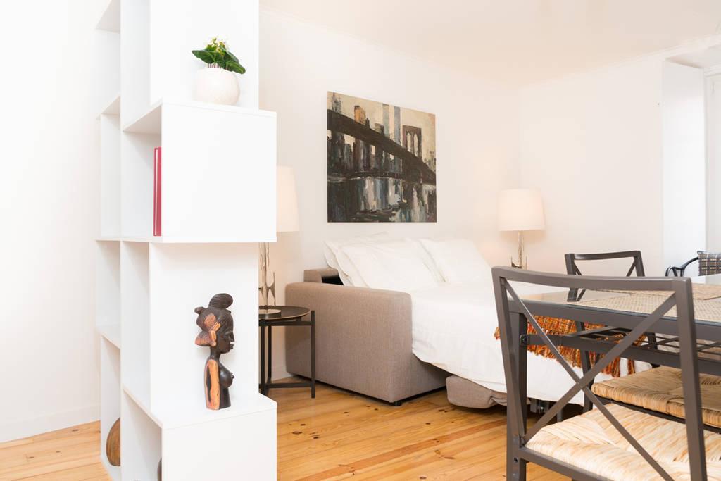 Beautiful Studio In Historic Alfama Lisbon Room photo